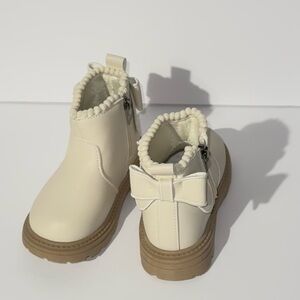 Toddler Cream Ankle Boots, Side Zip, Size 9.5c
